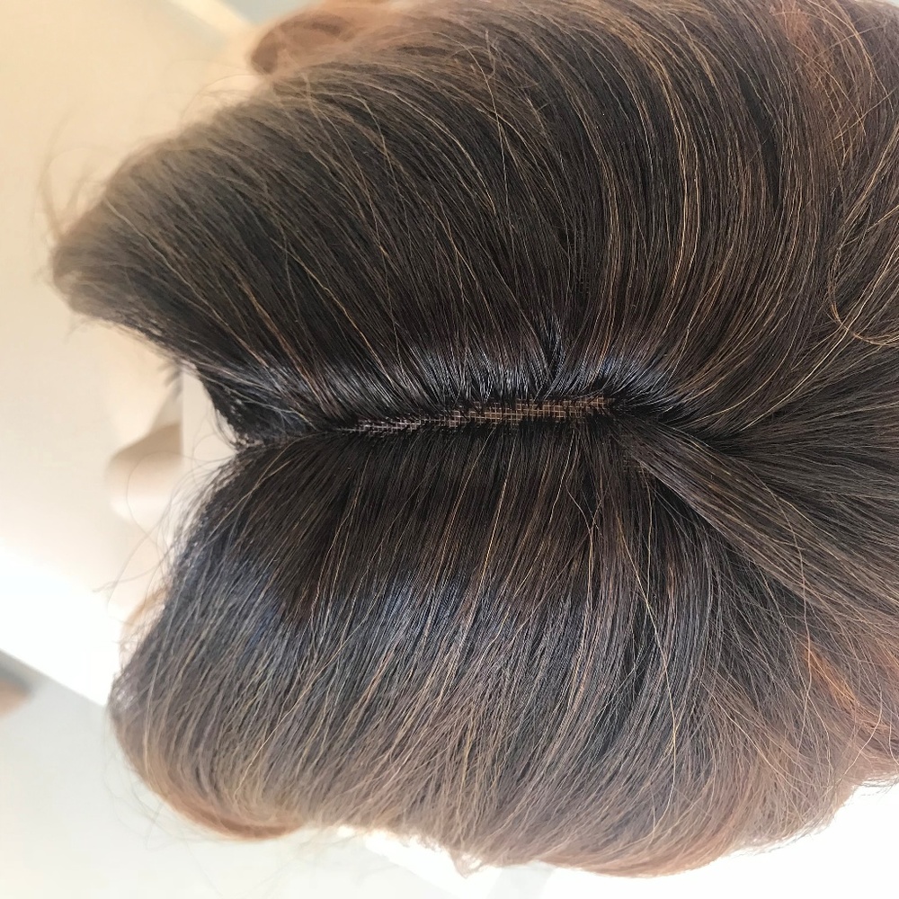 30" Side Part Dirty Blonde Wavy Wig | Aimee - Picture 5 of 5